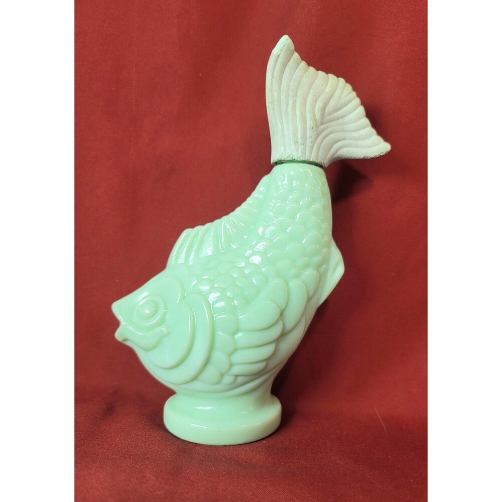 Avon Mint Jadeite Koi Fish Topaz Foaming Bath Oil w/ Plastic Green Tail